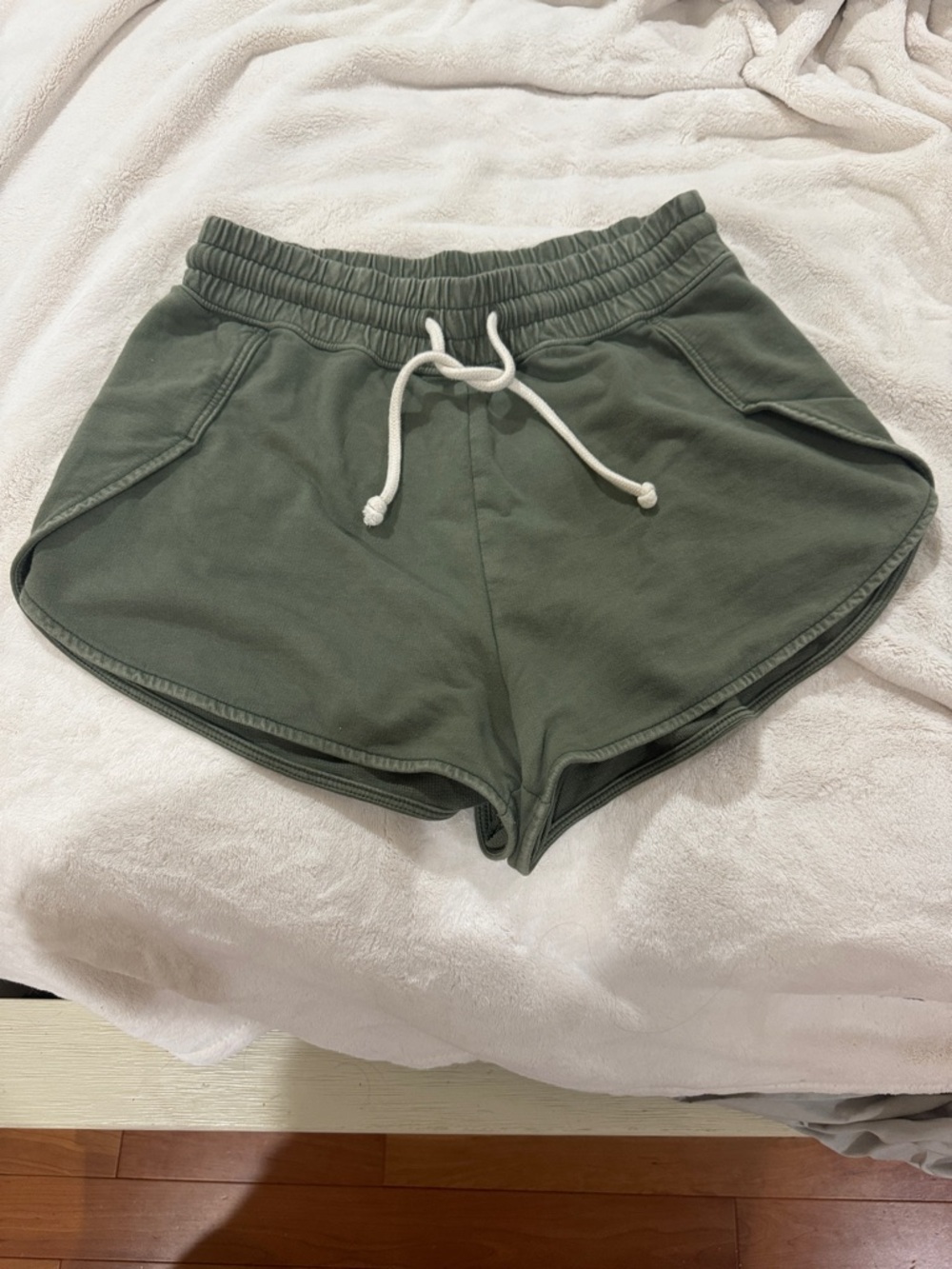 aerie Olive Green Drawstring Shorts Size Extra Small Perfect Condition